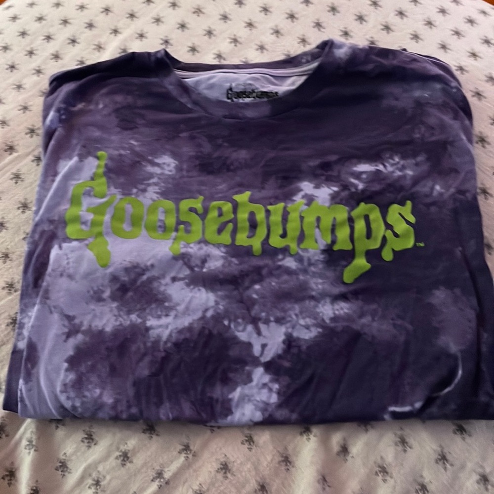 Old navy tee size M